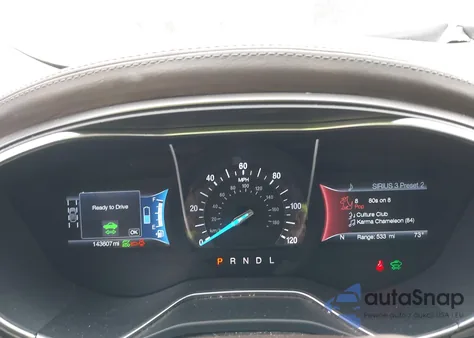 2017 Ford Fusion Hybrid Platinum z USA, uszkodzony, nr VIN 3FA6P0RU0HR309626